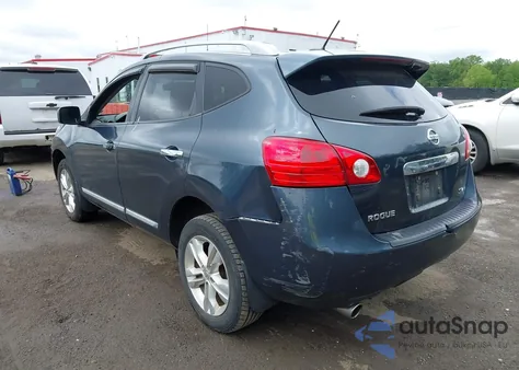 2013 Nissan Rogue Sv z USA, uszkodzony, nr VIN JN8AS5MV6DW628699